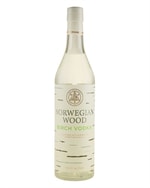 Norwegian Wood vodkaflaske med birkemotiv fra Oslo Håndverksdestilleri